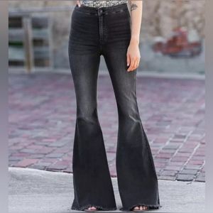 KanCan Ultra High Rise extreme Flare Jeans in Washed Black sz.29